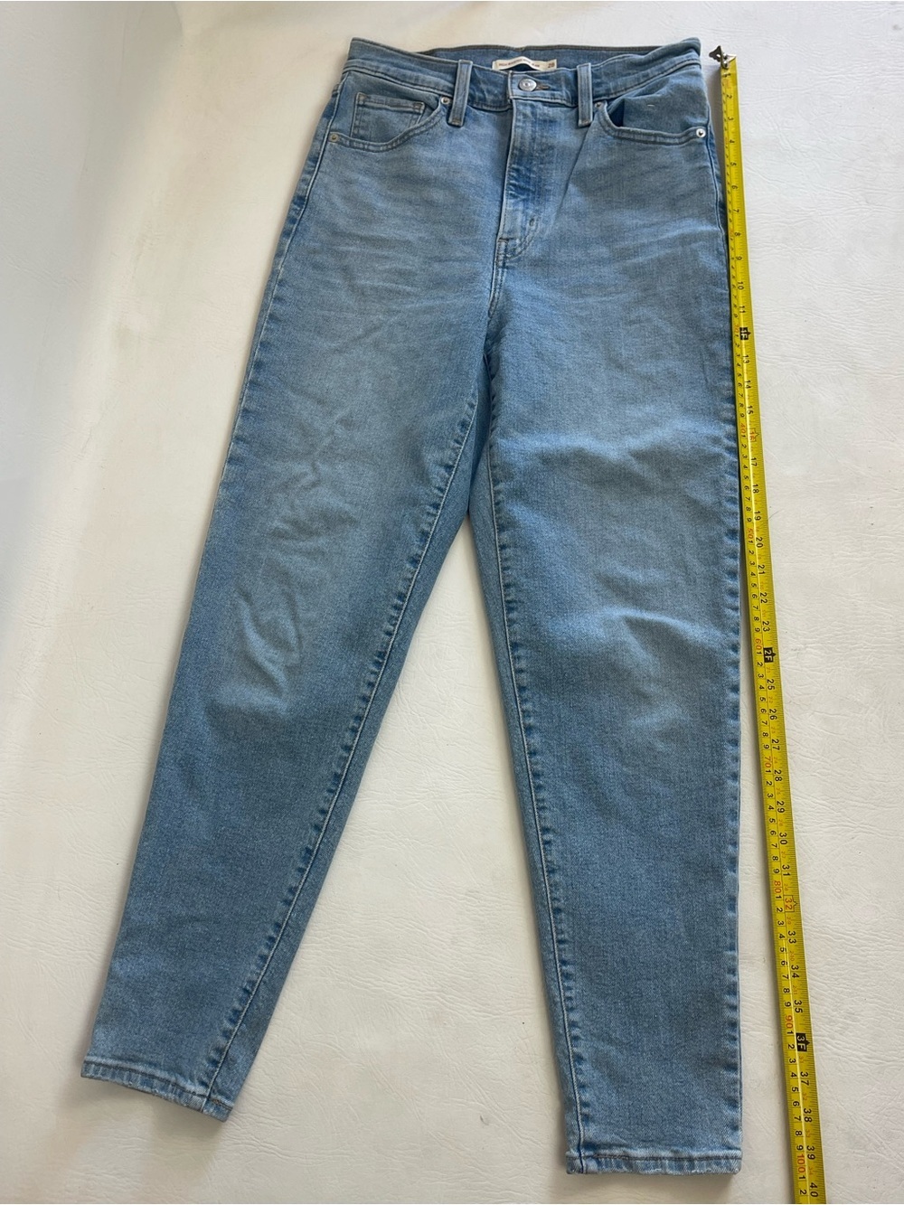 Levi’s High Waisted Mom Jeans W28 L29 Light Wash High Rise - Picture 3 of 14